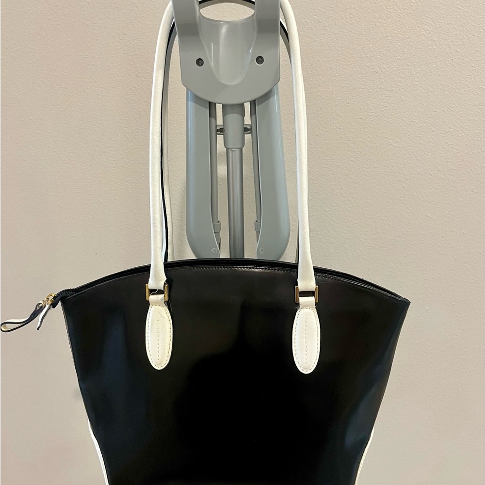 Del Conte Leather Handbag